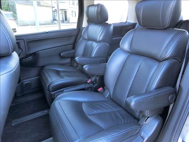 NISSAN ELGRAND 2010 Image 31