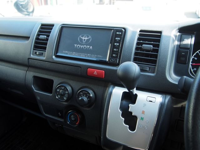 TOYOTA REGIUSACE VAN 4WD 2019 Image 31