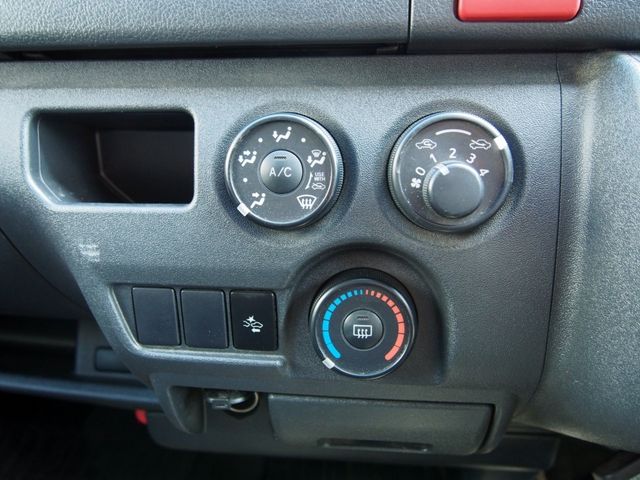 TOYOTA REGIUSACE VAN 4WD 2019 Image 31