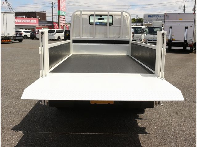 HINO DUTRO 2019 Image 31