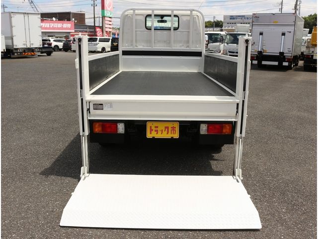 HINO DUTRO 2019 Image 31