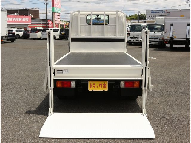 HINO DUTRO 2019 Image 31