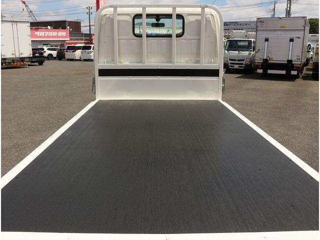 HINO DUTRO 2019 Image 31