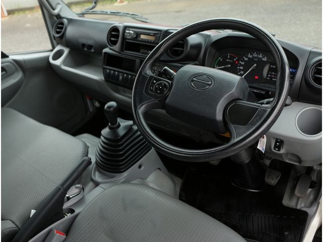 HINO DUTRO 2019 Image 31