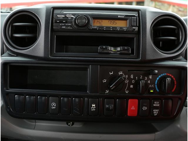 HINO DUTRO 2019 Image 31