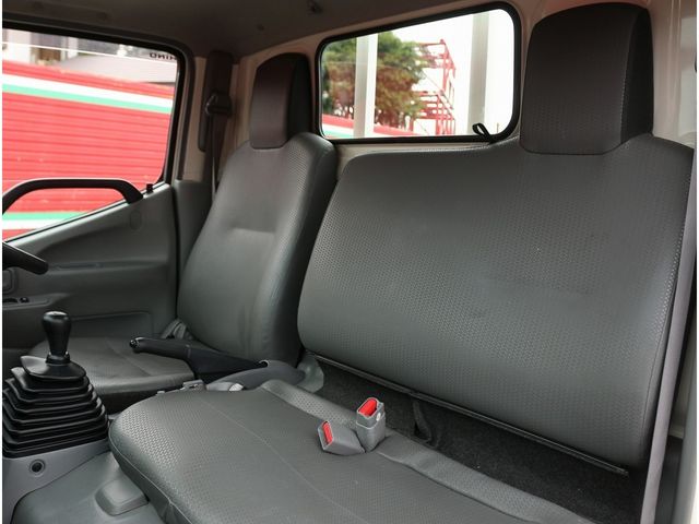 HINO DUTRO 2019 Image 31