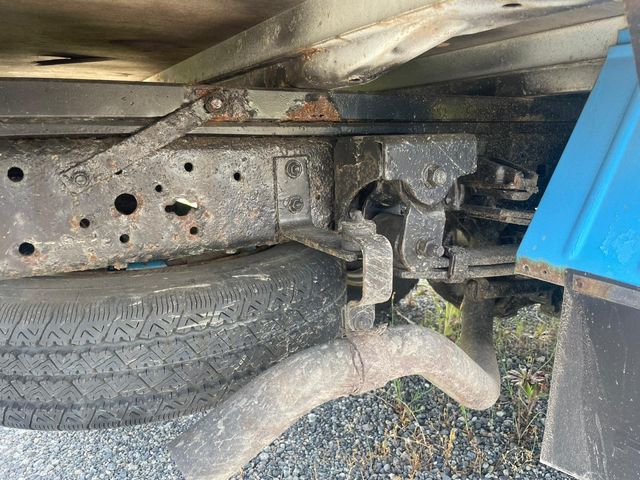 HINO DUTRO 2001 Image 31