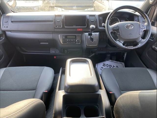 TOYOTA HIACE VAN 2WD 2022 Image 31