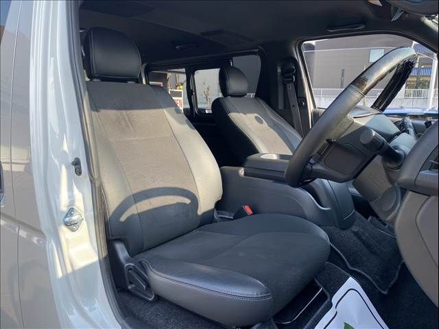 TOYOTA HIACE VAN 2WD 2022 Image 31