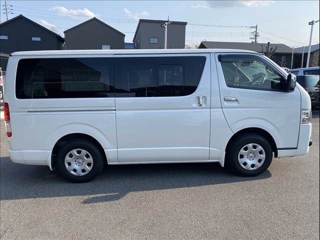 TOYOTA HIACE VAN 2WD 2022 Image 31