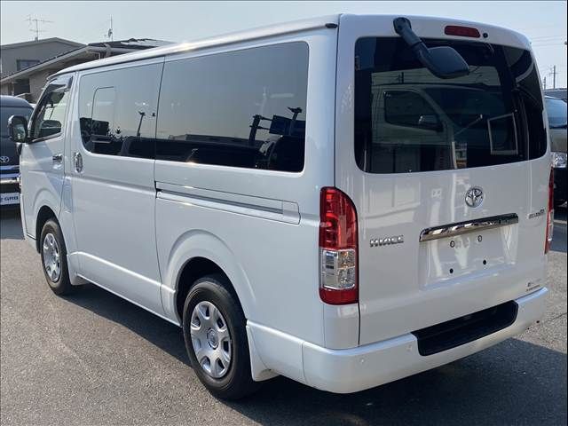 TOYOTA HIACE VAN 2WD 2022 Image 31