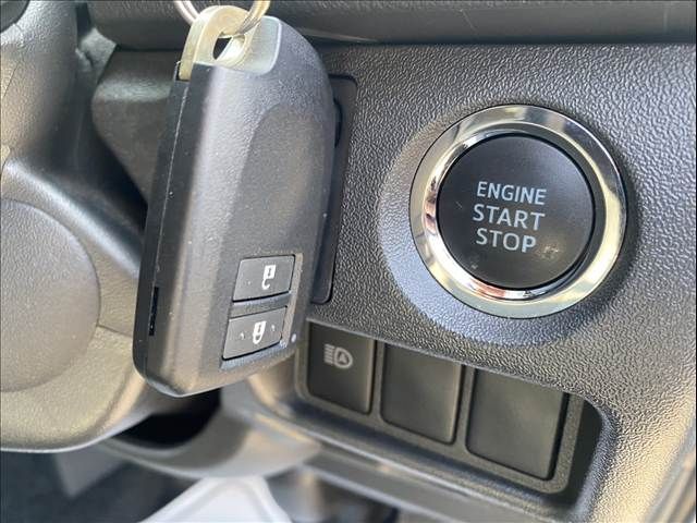 TOYOTA HIACE VAN 2WD 2022 Image 31