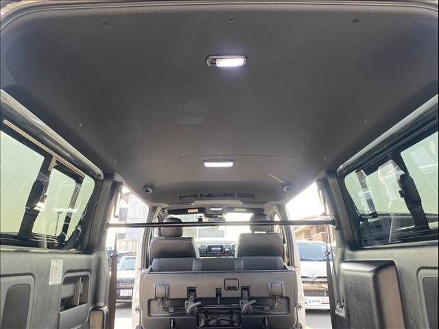 TOYOTA HIACE VAN 2WD 2022 Image 31