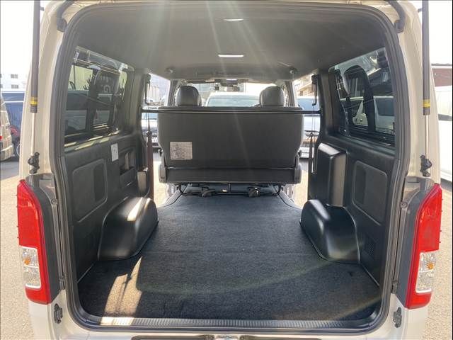 TOYOTA HIACE VAN 2WD 2022 Image 31