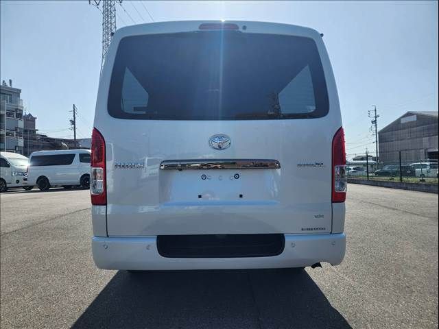 TOYOTA HIACE VAN 2WD 2024 Image 31