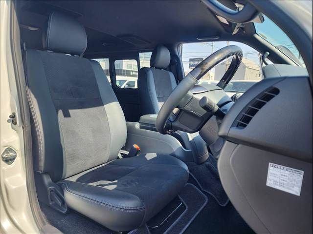 TOYOTA HIACE VAN 2WD 2024 Image 31