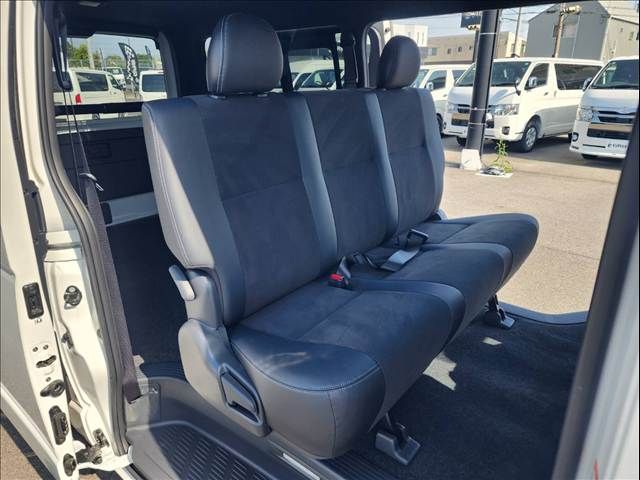TOYOTA HIACE VAN 2WD 2024 Image 31