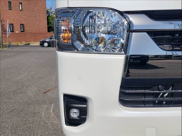 TOYOTA HIACE VAN 2WD 2024 Image 31