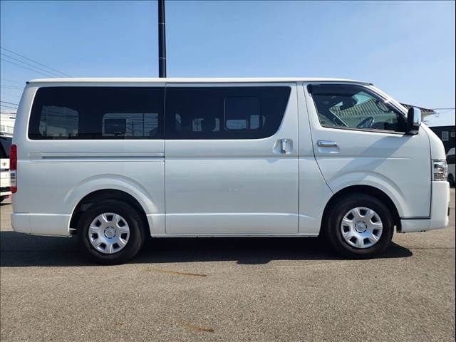 TOYOTA HIACE VAN 2WD 2024 Image 31