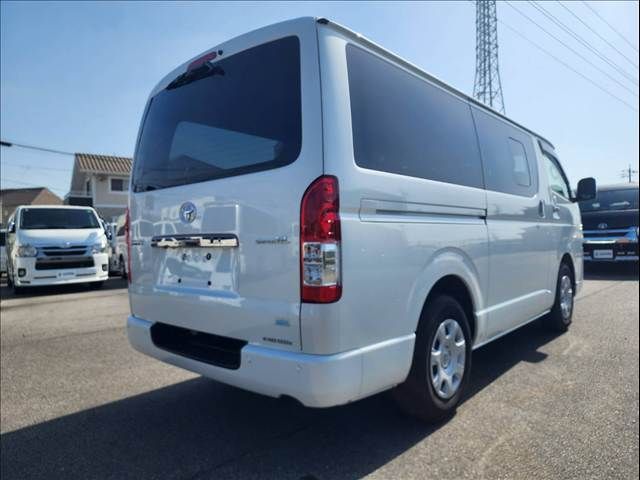 TOYOTA HIACE VAN 2WD 2024 Image 31