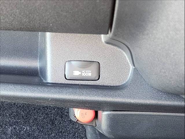 TOYOTA HIACE VAN 2WD 2024 Image 31