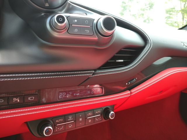 FERRARI F8 TRIBUTO 2020 Image 31