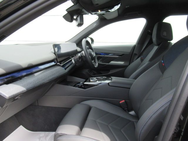 BMW 5SERIES TOURING 2024 Image 31