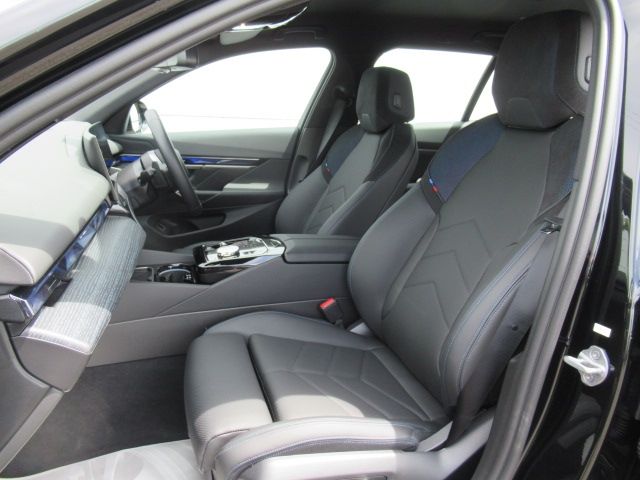 BMW 5SERIES TOURING 2024 Image 31