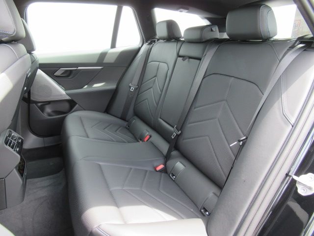 BMW 5SERIES TOURING 2024 Image 31