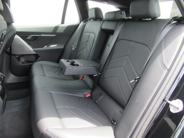 BMW 5SERIES TOURING 2024 Image 31