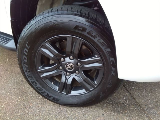 TOYOTA HILUX 4WD 2021 Image 31