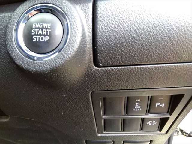 TOYOTA HILUX 4WD 2021 Image 31