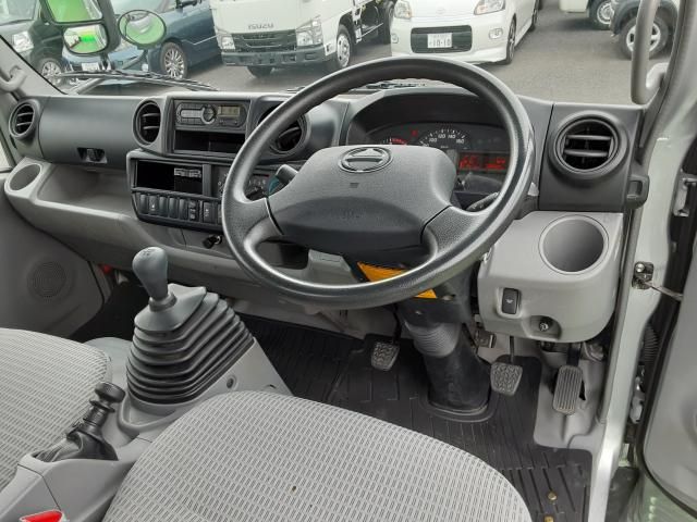 HINO DUTRO 2019 Image 31