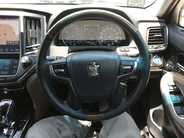 TOYOTA CROWN MAJESTA HYBRID 2016 Image 31