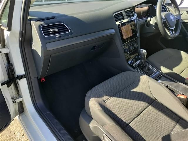 VOLKSWAGEN GOLF VARI 2020 Image 31