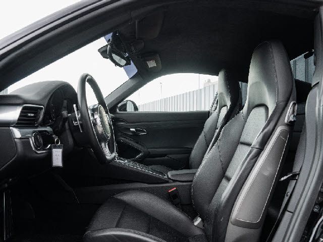 PORSCHE 911 2013 Image 31