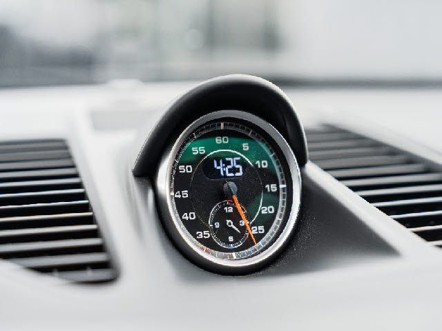 PORSCHE 911 2013 Image 31