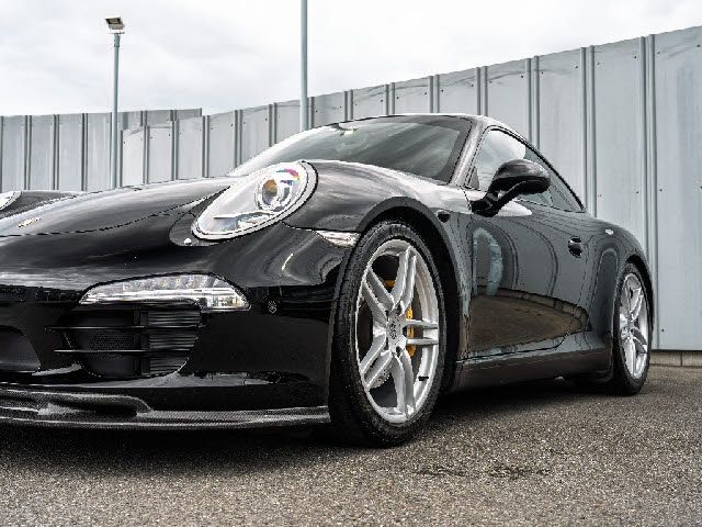 PORSCHE 911 2013 Image 31