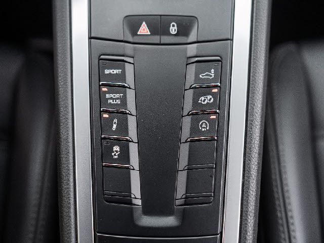 PORSCHE 911 2013 Image 31