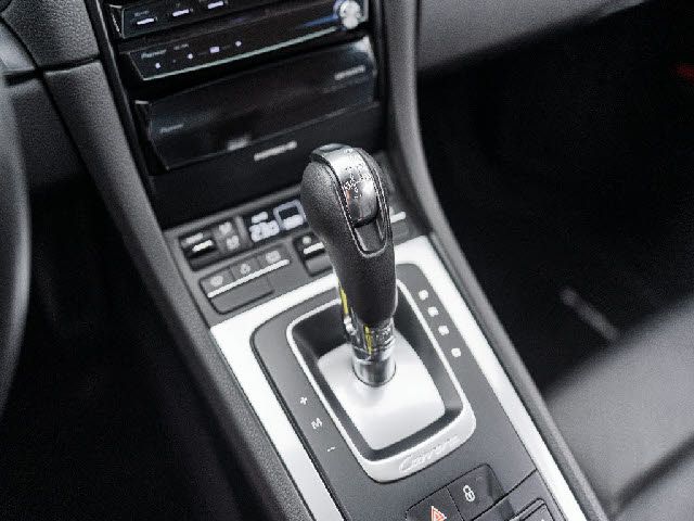 PORSCHE 911 2013 Image 31