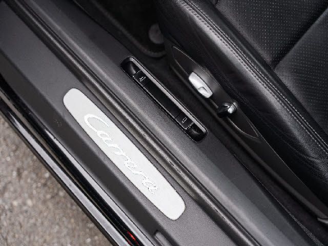 PORSCHE 911 2013 Image 31