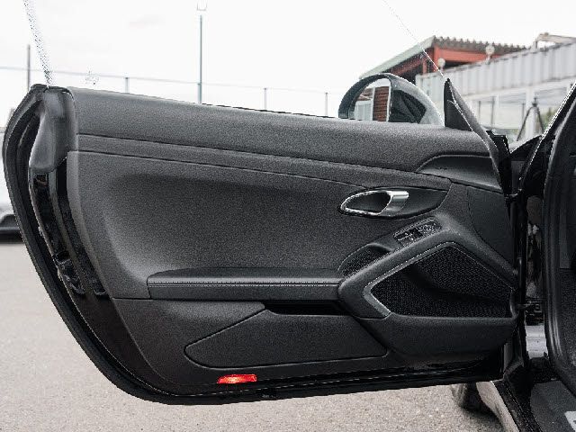 PORSCHE 911 2013 Image 31