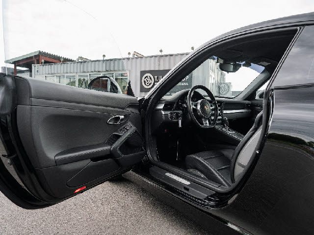 PORSCHE 911 2013 Image 31