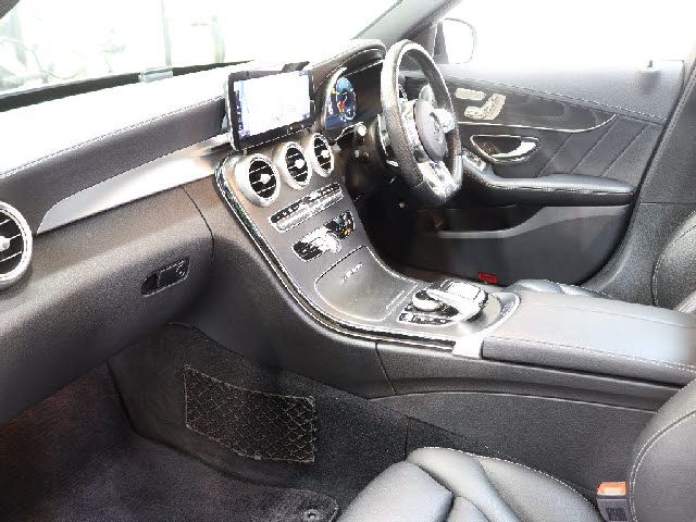 MERCEDES BENZ MERCEDES AMG C CLASS 2018 Image 31