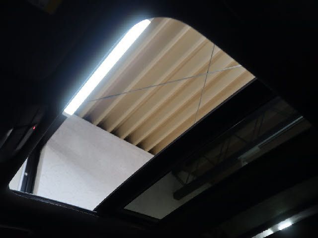 MERCEDES BENZ MERCEDES AMG C CLASS 2018 Image 31