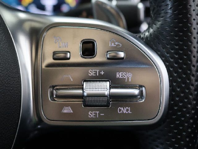 MERCEDES BENZ MERCEDES AMG C CLASS 2018 Image 31