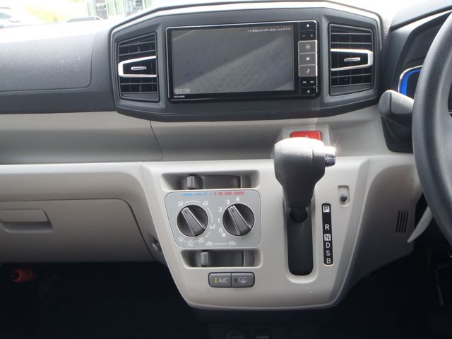 DAIHATSU MIRA E:S 2018 Image 31