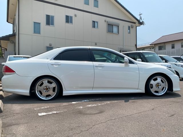 TOYOTA CROWN SEDAN 2012 Image 31