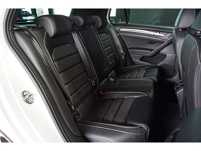 VOLKSWAGEN GOLF R 2018 Image 31