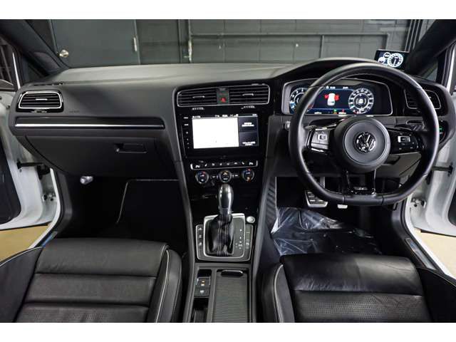 VOLKSWAGEN GOLF R 2018 Image 31